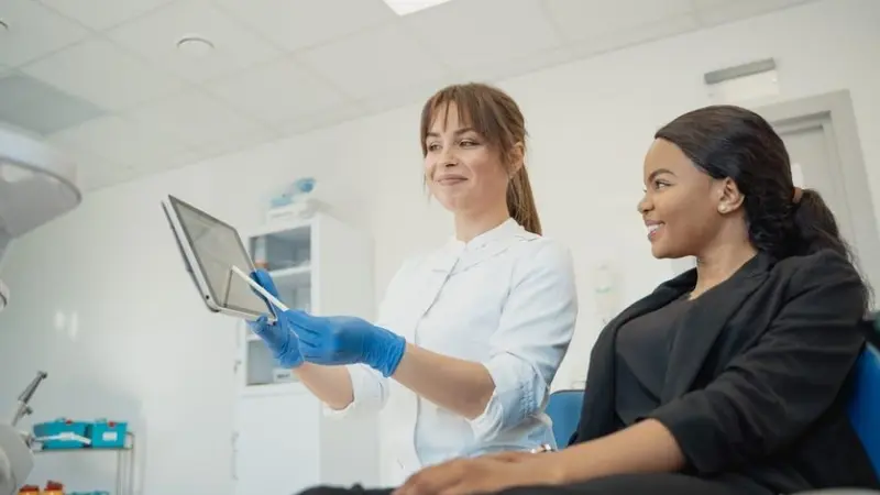 Gum Disease Symptoms: When to See a Dentist