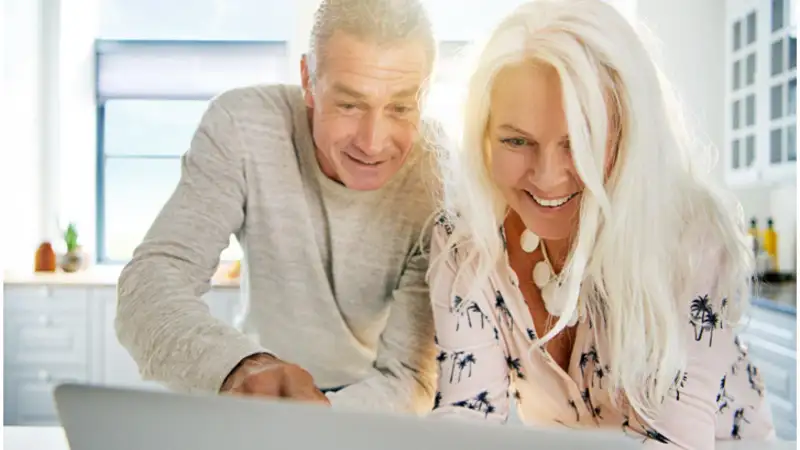 Empowering Seniors Adapting to Life's Changes with Confidence